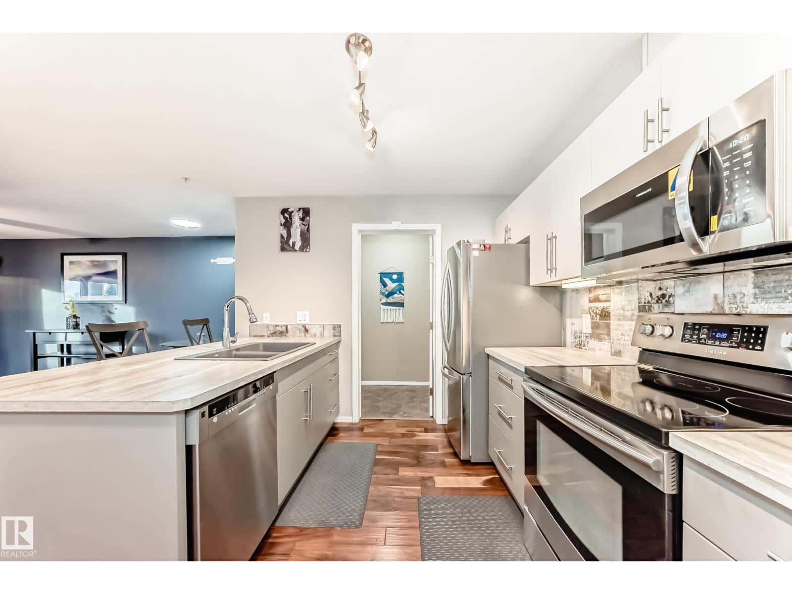 #230 592 HOOKE RD NW — Edmonton, Alberta - Photo 4 of 23