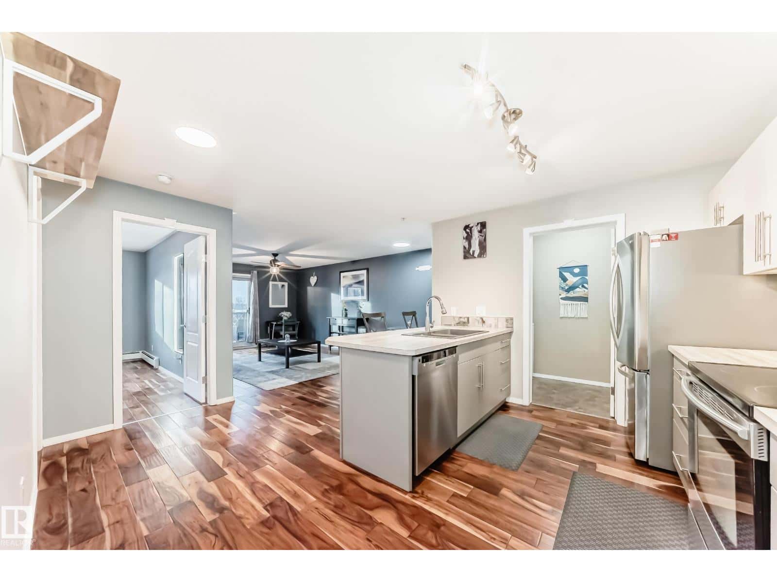 #230 592 HOOKE RD NW — Edmonton, Alberta - Photo 2 of 23