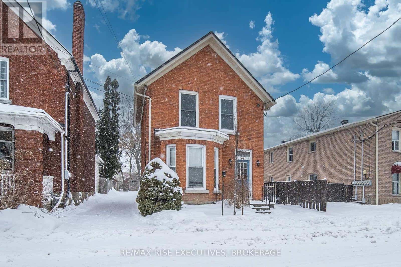 480 VICTORIA STREET — Kingston (Central City East), Ontario - Photo 3 of 41