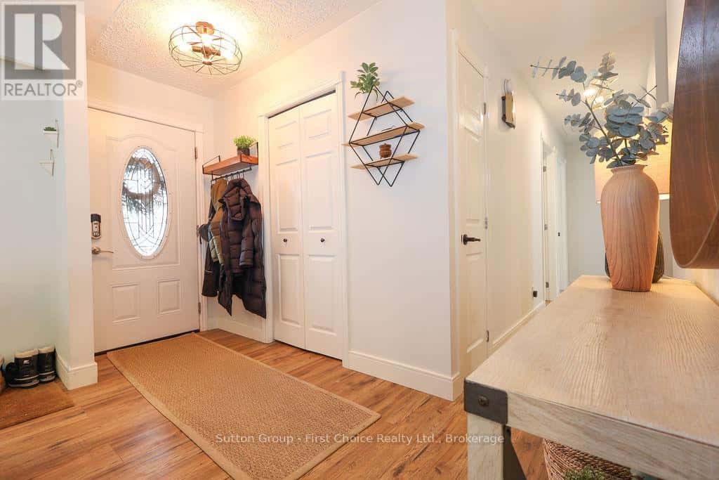 151 BEDFORD DRIVE — Stratford, Ontario - Photo 3 of 50