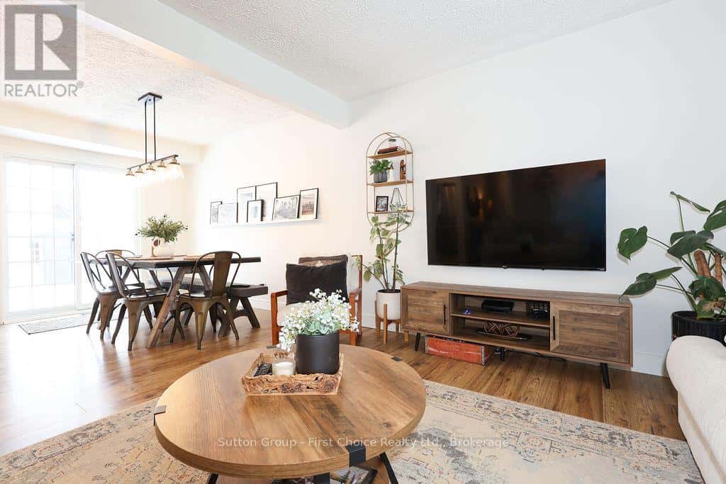 151 BEDFORD DRIVE — Stratford, Ontario - Photo 4 of 50