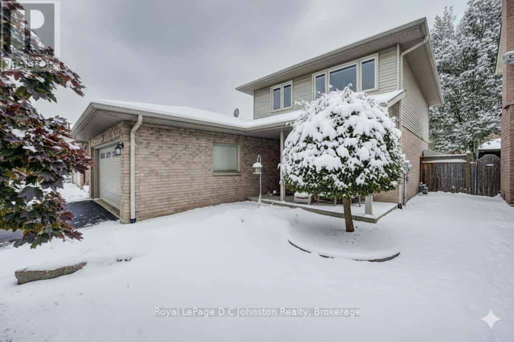 254 SCOTT ROAD — Cambridge, Ontario - Photo 2 of 45