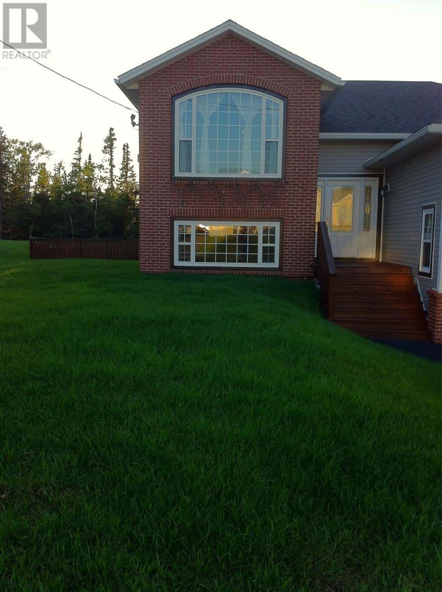 9 Sunset Drive — Clarenville, Newfoundland & Labrador - Photo 3 of 32