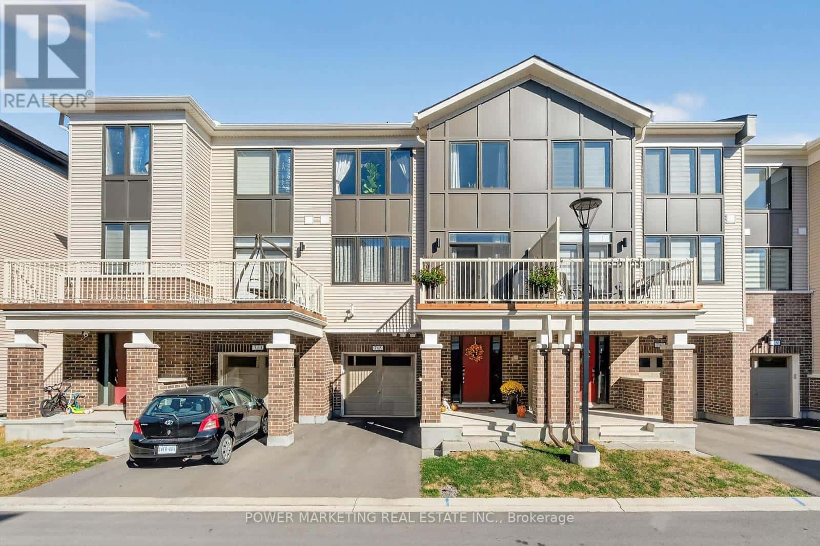 715 HYDRUS PRIVATE — Ottawa, Ontario - Photo 3 of 47