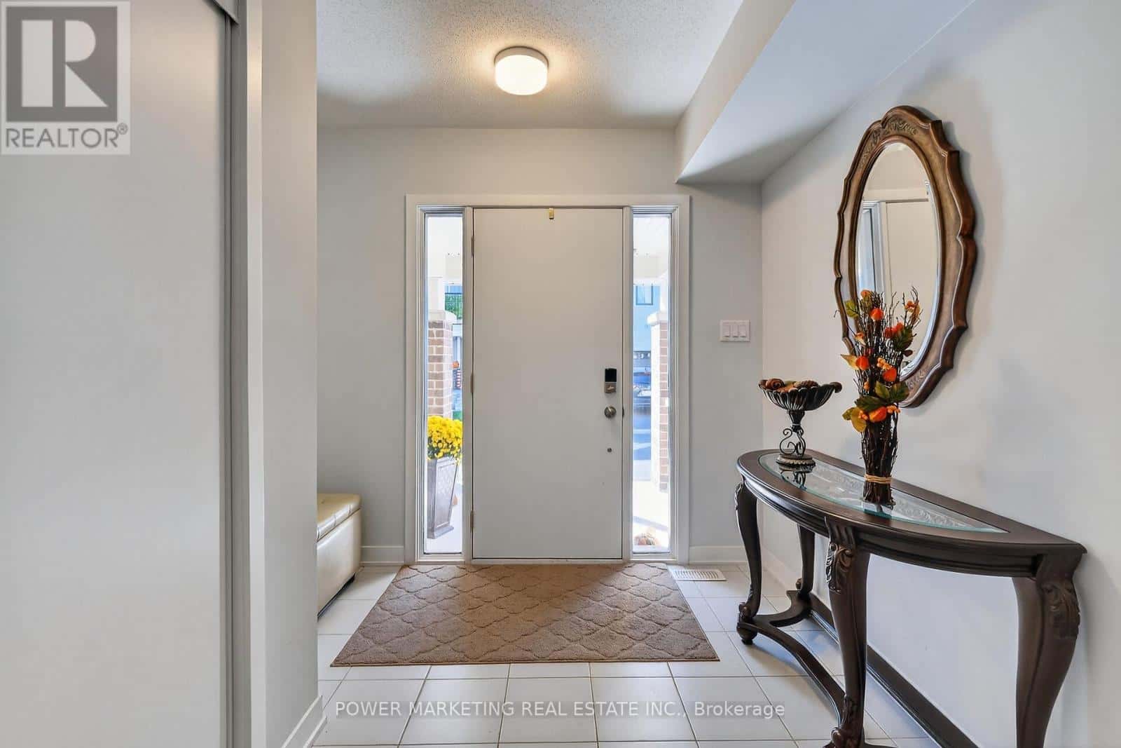 715 HYDRUS PRIVATE — Ottawa, Ontario - Photo 5 of 47