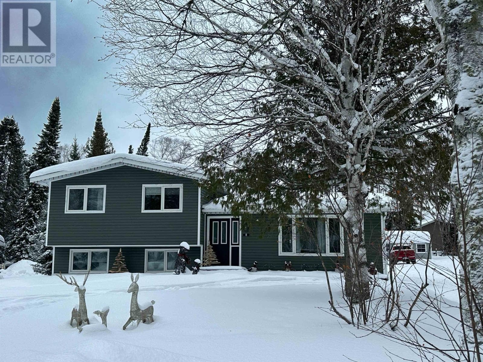 8 John ST — Ear Falls, Ontario - Main photo