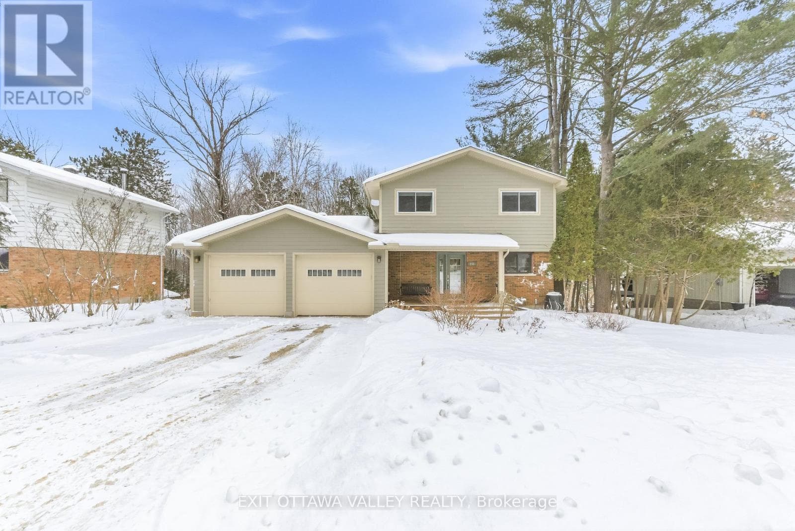 235 THOMAS STREET — Deep River, Ontario - Main photo