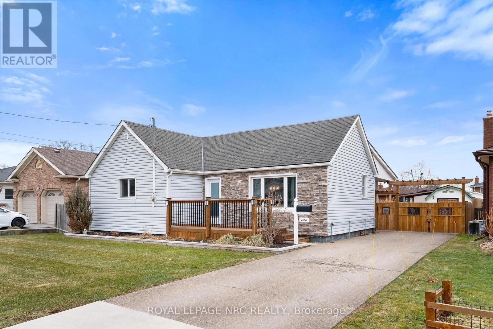 7552 DORCHESTER ROAD — Niagara Falls (Oldfield), Ontario - Main photo