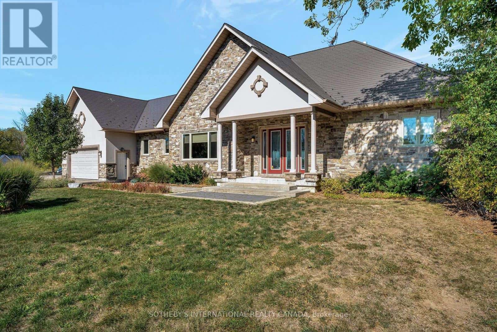 2691 COUNTY 15 ROAD — Prince Edward County (Sophiasburg Ward), Ontario - Photo 2 of 34