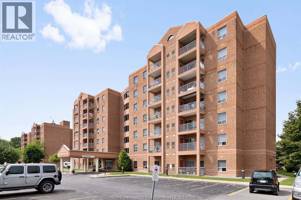 3855 SOUTHWINDS Unit# 706 — Windsor, Ontario - Photo 2 of 40