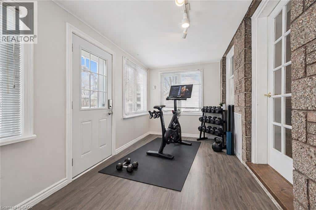 13 SPIERS Crescent — Cambridge, Ontario - Photo 4 of 35