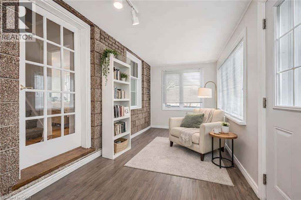 13 SPIERS Crescent — Cambridge, Ontario - Photo 5 of 35