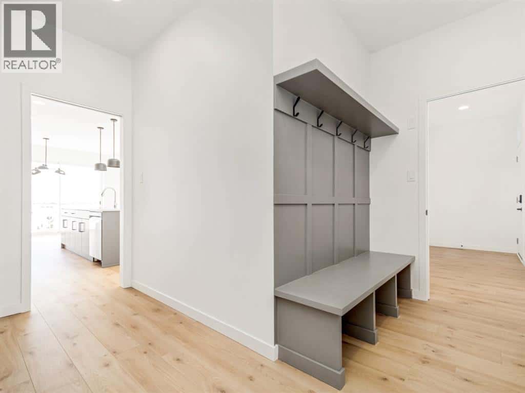 4622 31 Avenue S — Lethbridge, Alberta - Photo 4 of 31