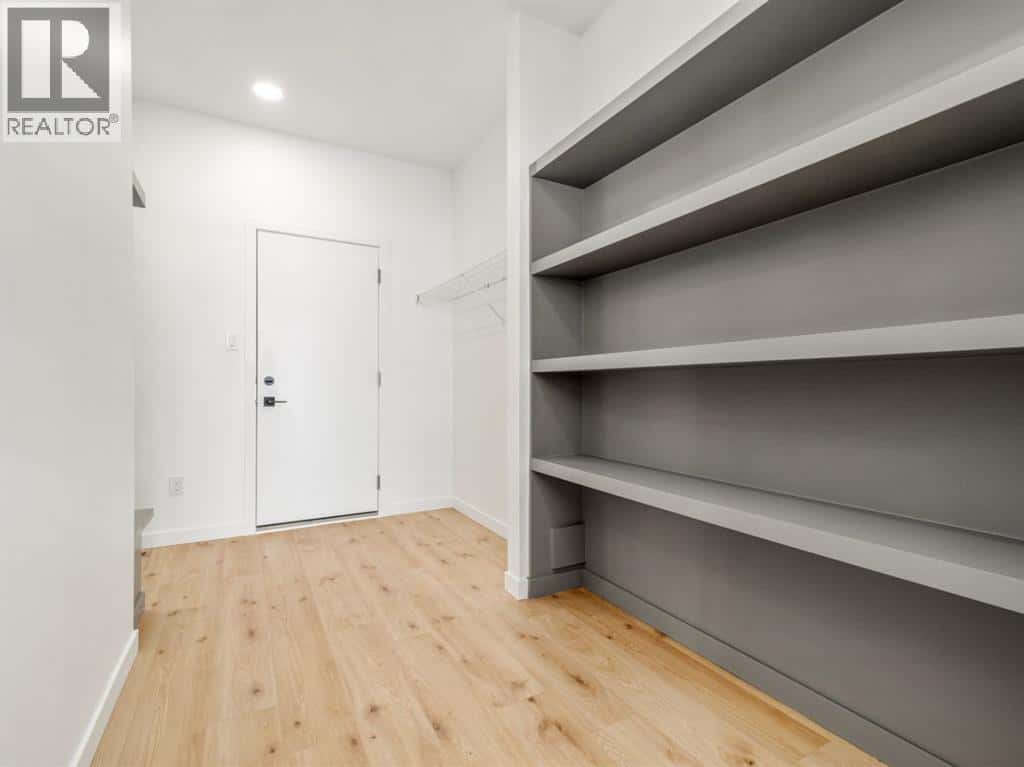 4622 31 Avenue S — Lethbridge, Alberta - Photo 5 of 31