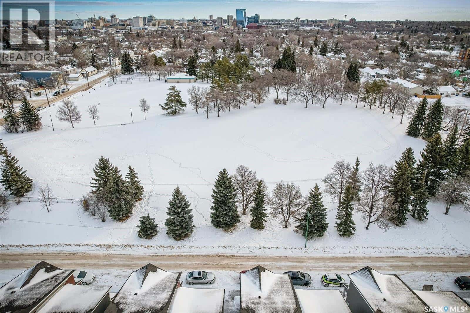 419 L AVENUE S — Saskatoon, Saskatchewan - Photo 2 of 18