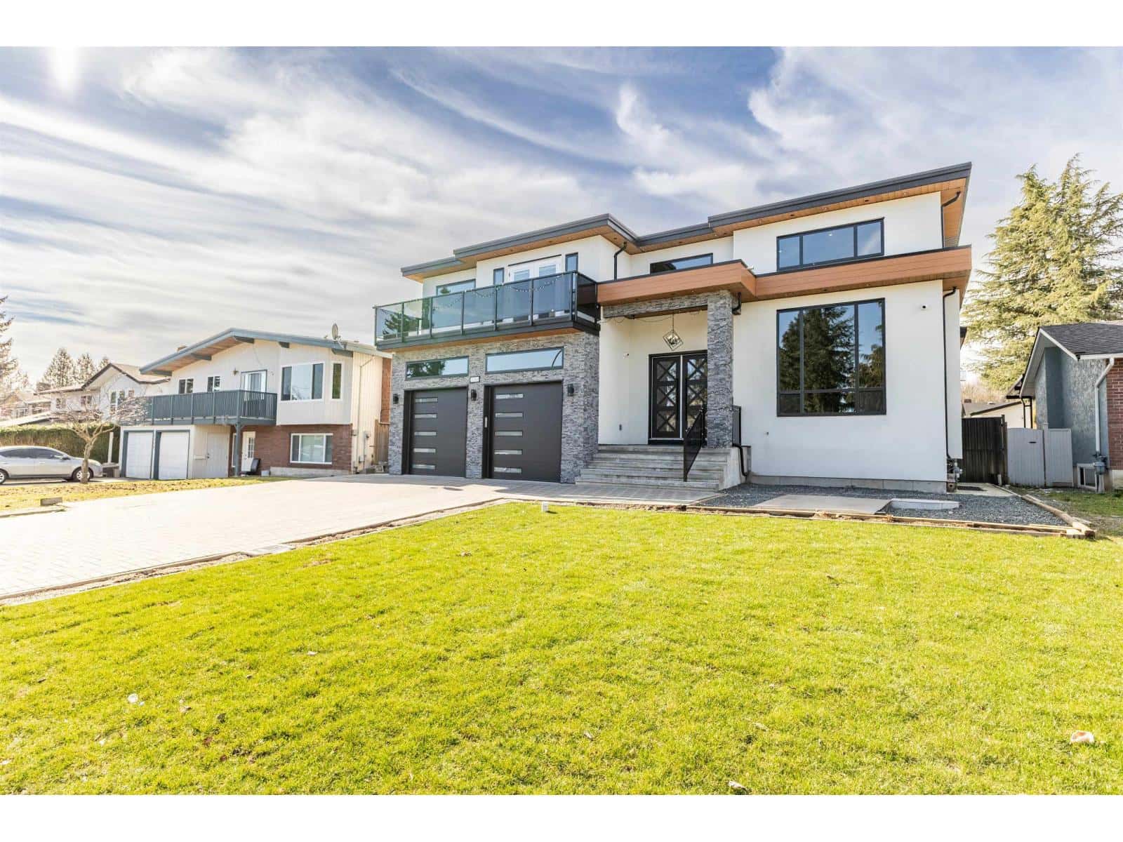 3265 SATURNA CRESCENT — Abbotsford, British Columbia - Photo 2 of 38