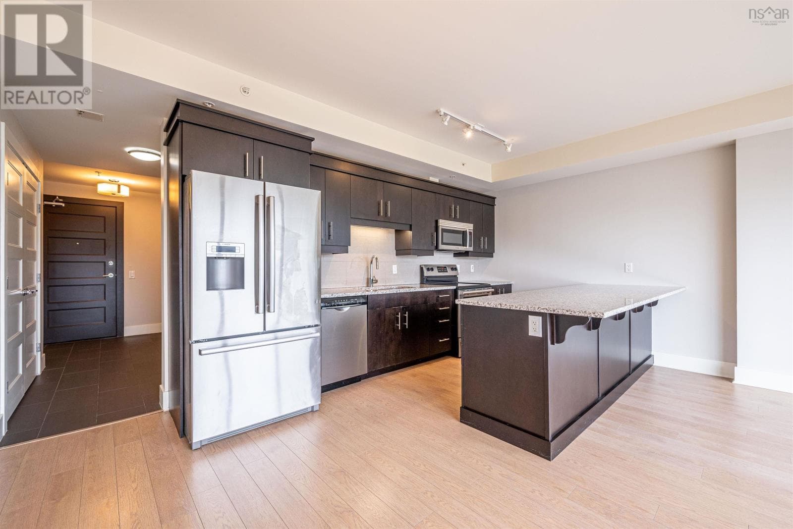 208 15 Kings Wharf Place — Dartmouth, Nova Scotia - Main photo