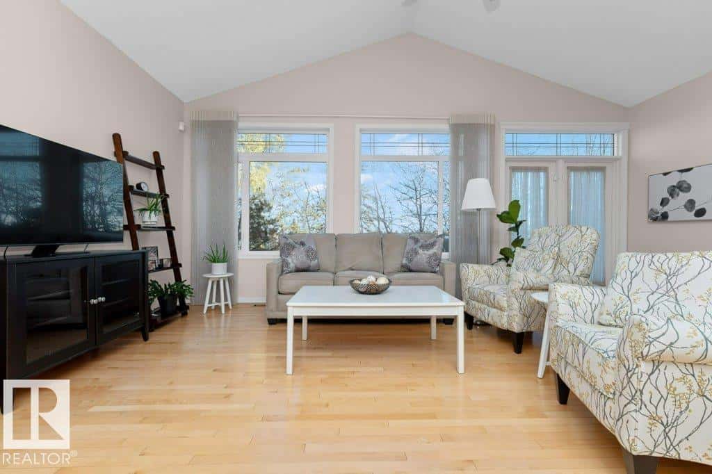 #17 577 BUTTERWORTH WY NW — Edmonton, Alberta - Photo 5 of 47