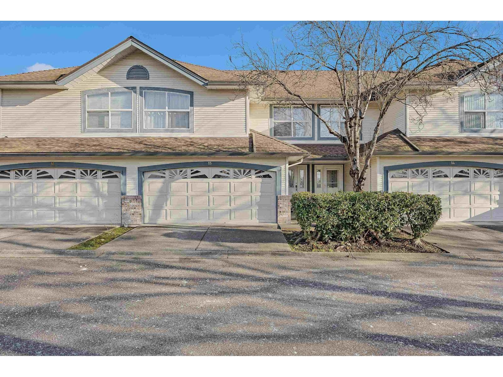 15 7250 122 STREET — Surrey, British Columbia - Main photo