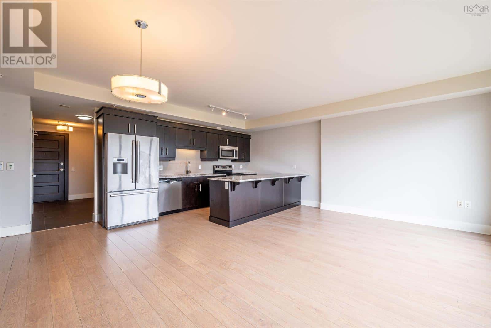 208 15 Kings Wharf Place — Dartmouth, Nova Scotia - Photo 3 of 32