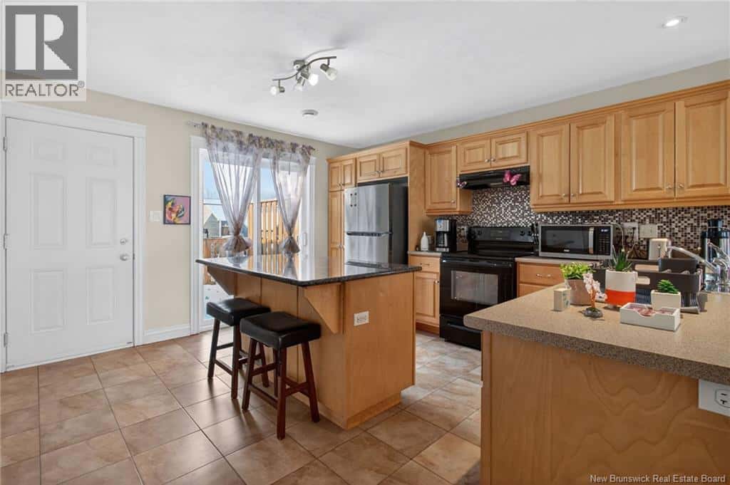 66 Croasdale — Moncton, New Brunswick - Photo 4 of 50