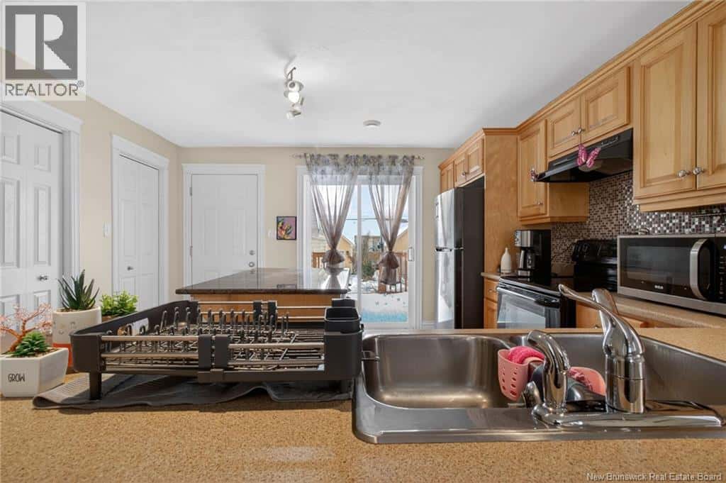 66 Croasdale — Moncton, New Brunswick - Photo 5 of 50