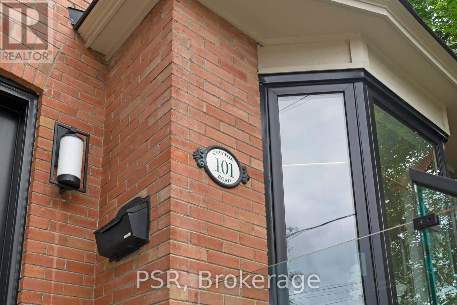 101 CLIFTON ROAD — Toronto (Rosedale-Moore Park), Ontario - Photo 2 of 28