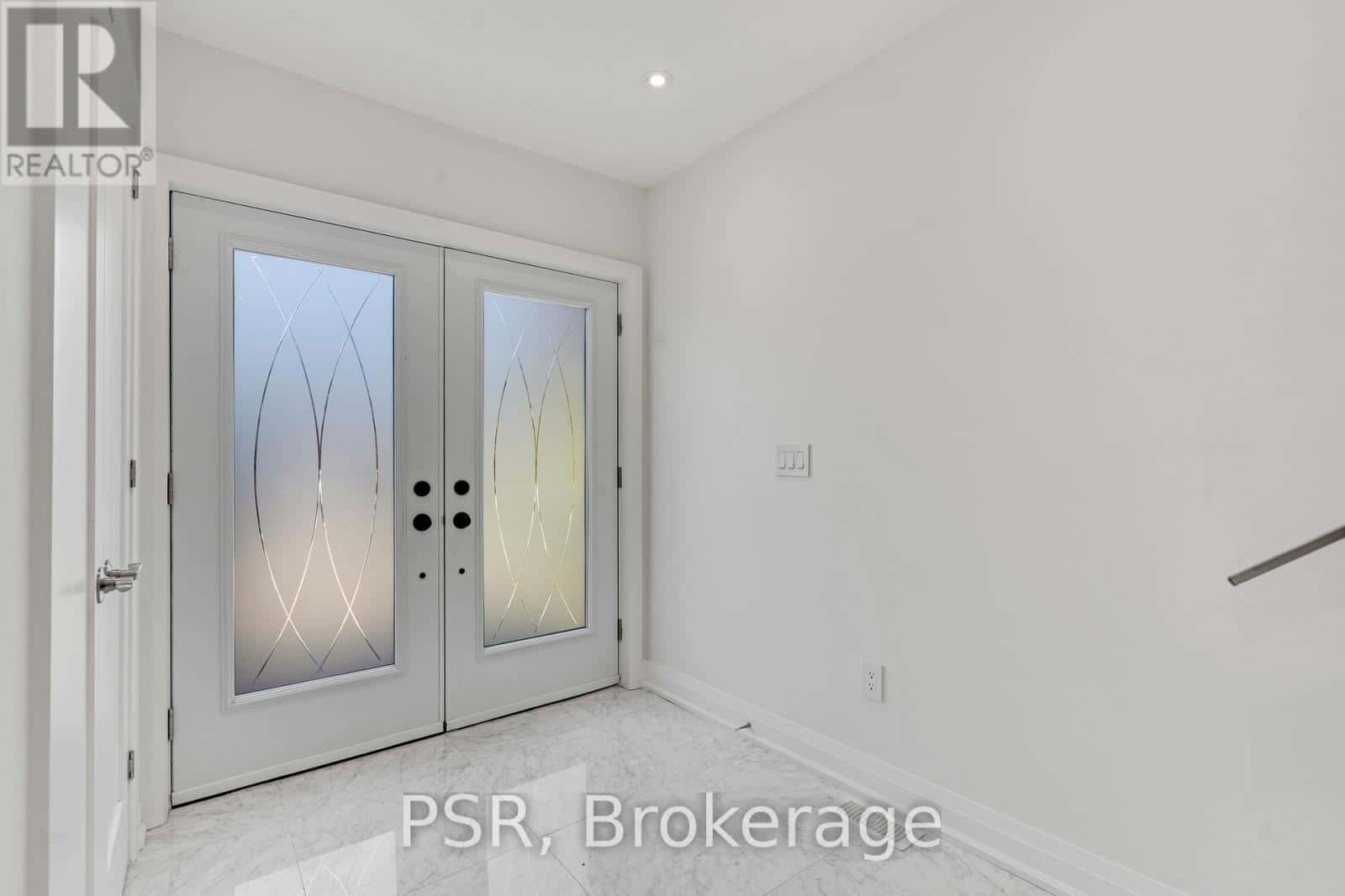 101 CLIFTON ROAD — Toronto (Rosedale-Moore Park), Ontario - Photo 3 of 28