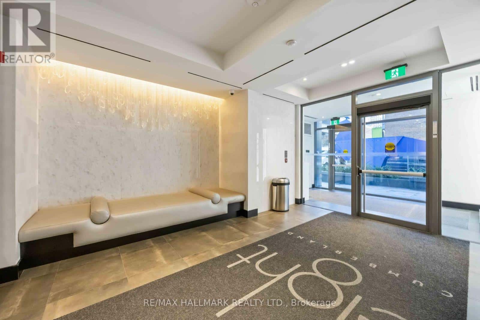 1403 - 8 CUMBERLAND STREET — Toronto (Annex), Ontario - Photo 4 of 30