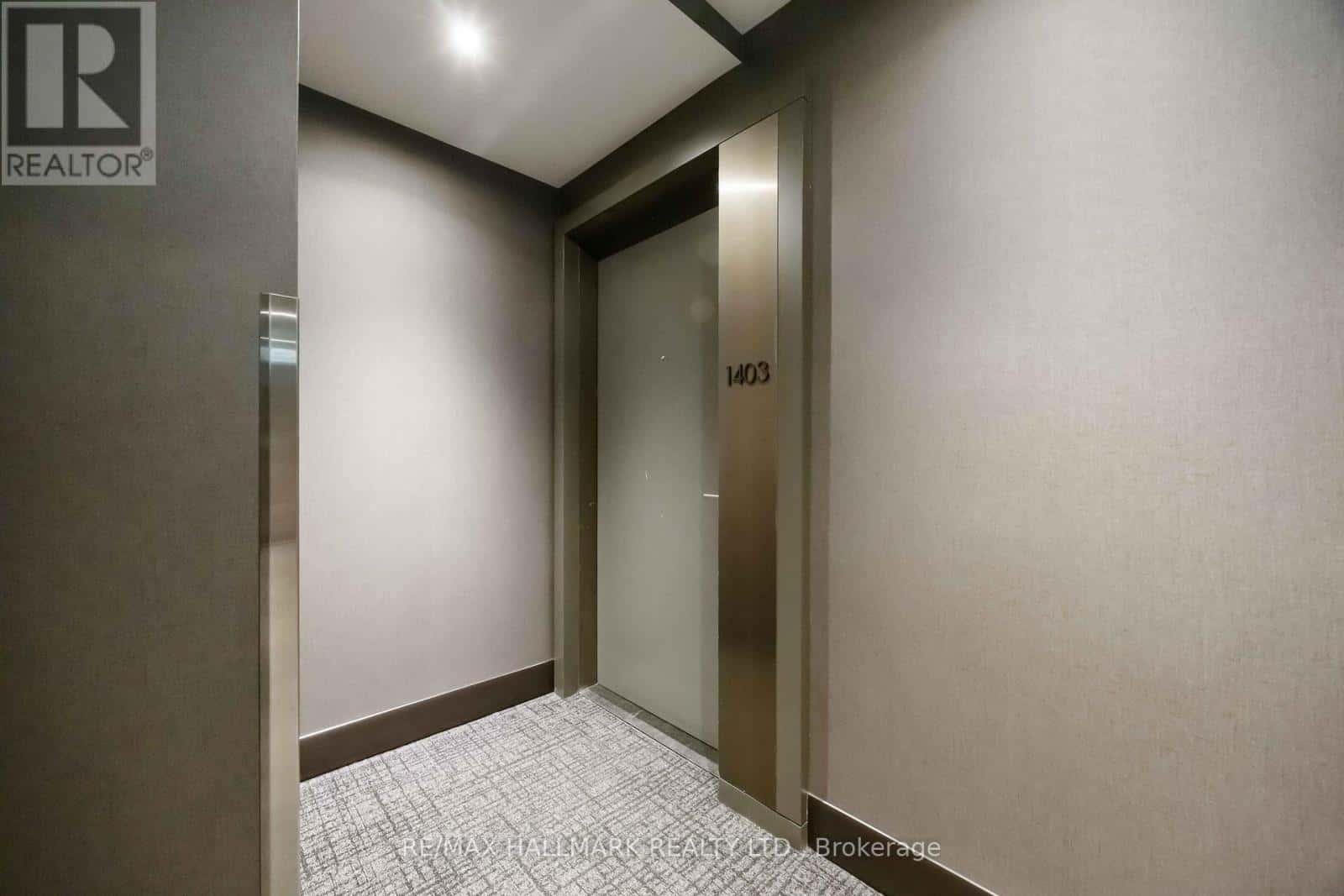 1403 - 8 CUMBERLAND STREET — Toronto (Annex), Ontario - Photo 5 of 30