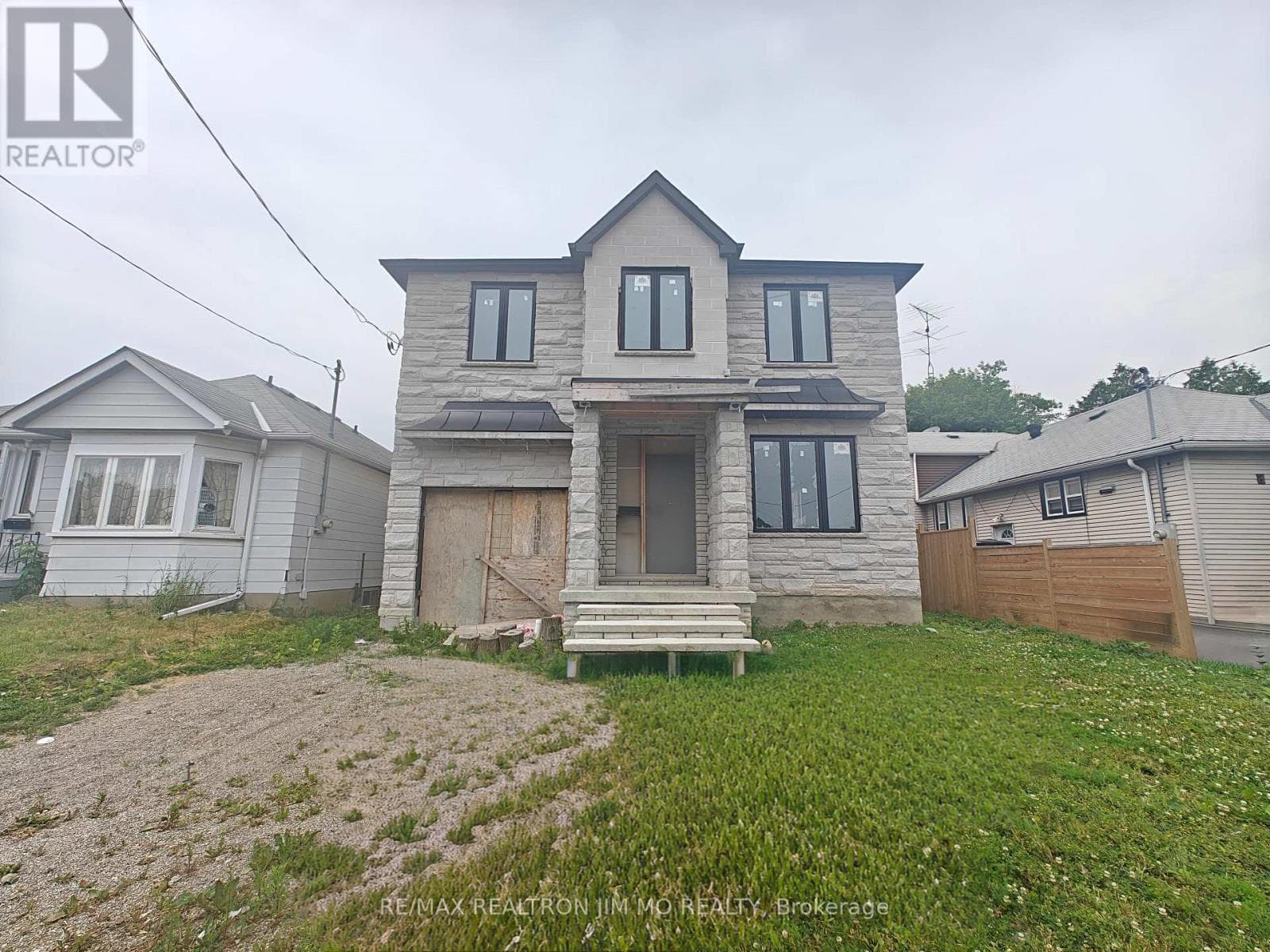 6 COTTON AVENUE — Toronto (Clairlea-Birchmount), Ontario - Main photo