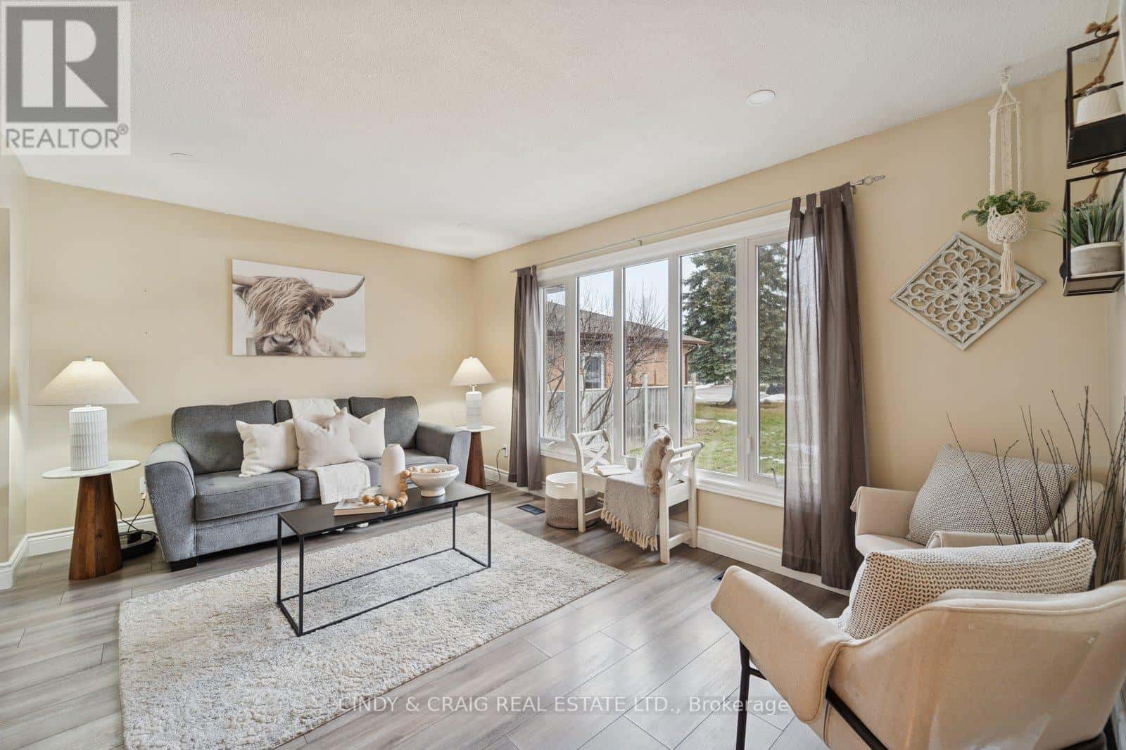 606 BIRKDALE COURT — Oshawa (Donevan), Ontario - Photo 3 of 17