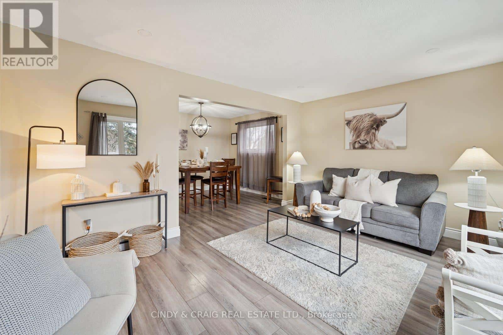 606 BIRKDALE COURT — Oshawa (Donevan), Ontario - Photo 4 of 17