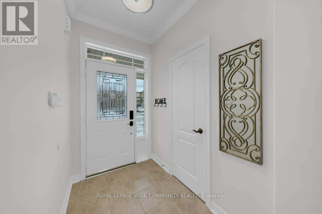 373 GILPIN DRIVE — Newmarket (Woodland Hill), Ontario - Photo 2 of 50