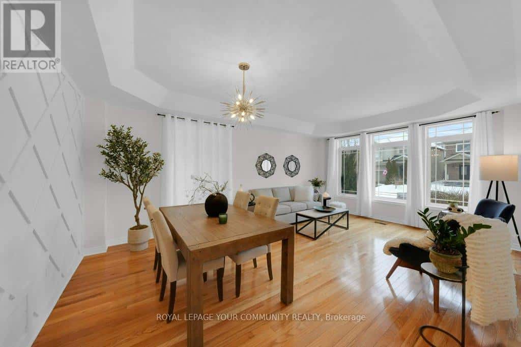 373 GILPIN DRIVE — Newmarket (Woodland Hill), Ontario - Photo 5 of 50