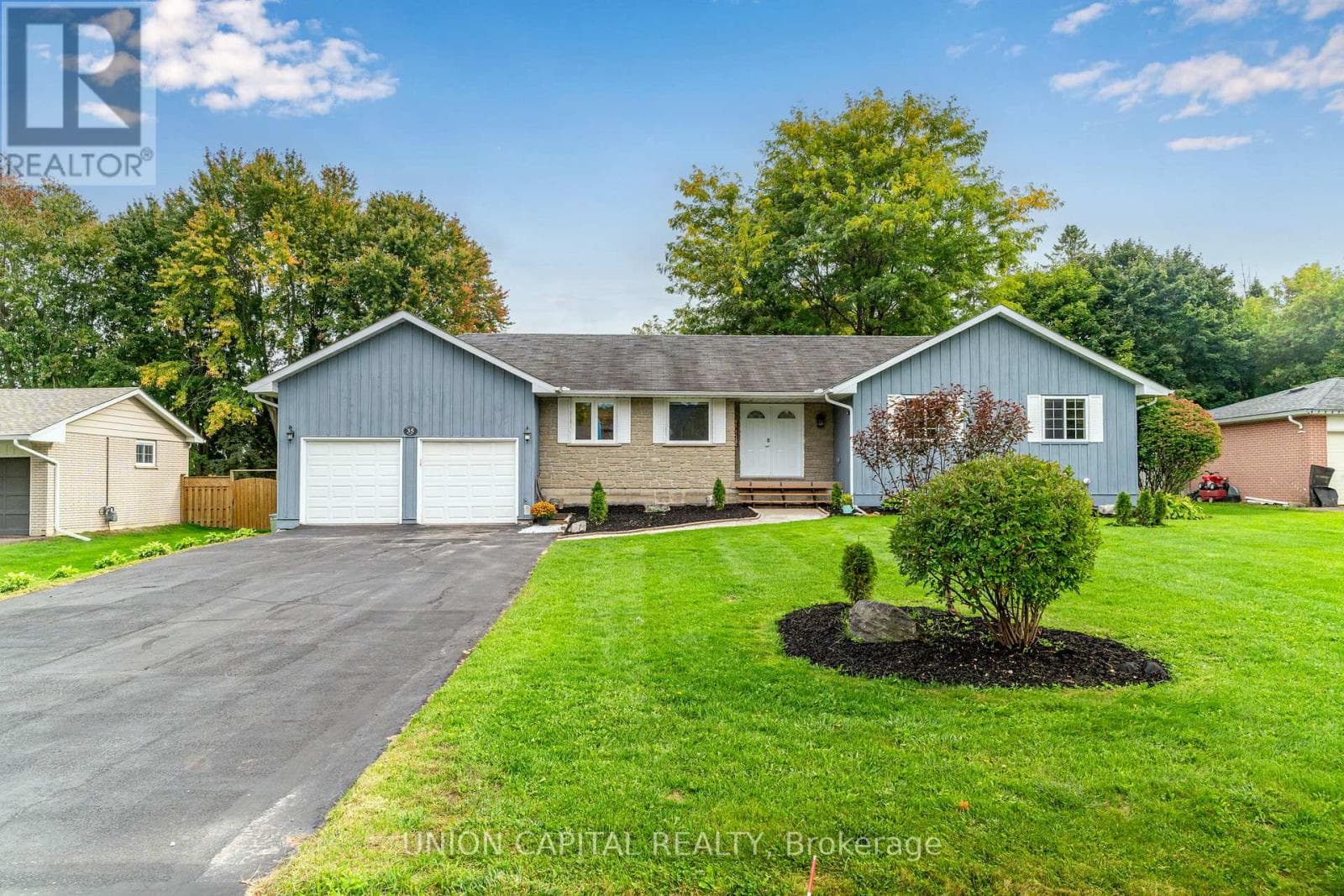 35 JONATHAN STREET — Uxbridge, Ontario - Main photo