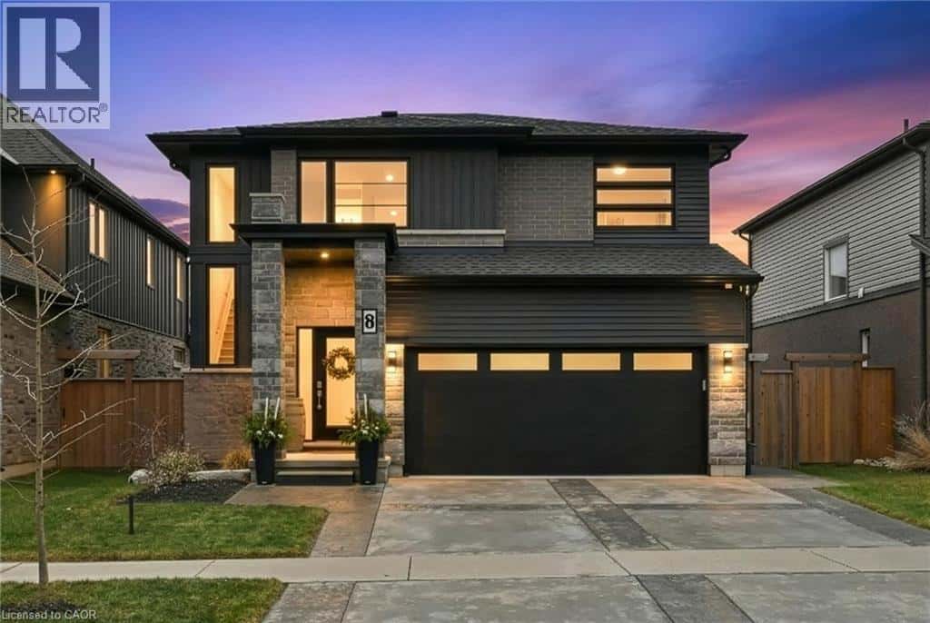 8 MYRTLE Street — Fonthill, Ontario - Photo 2 of 50