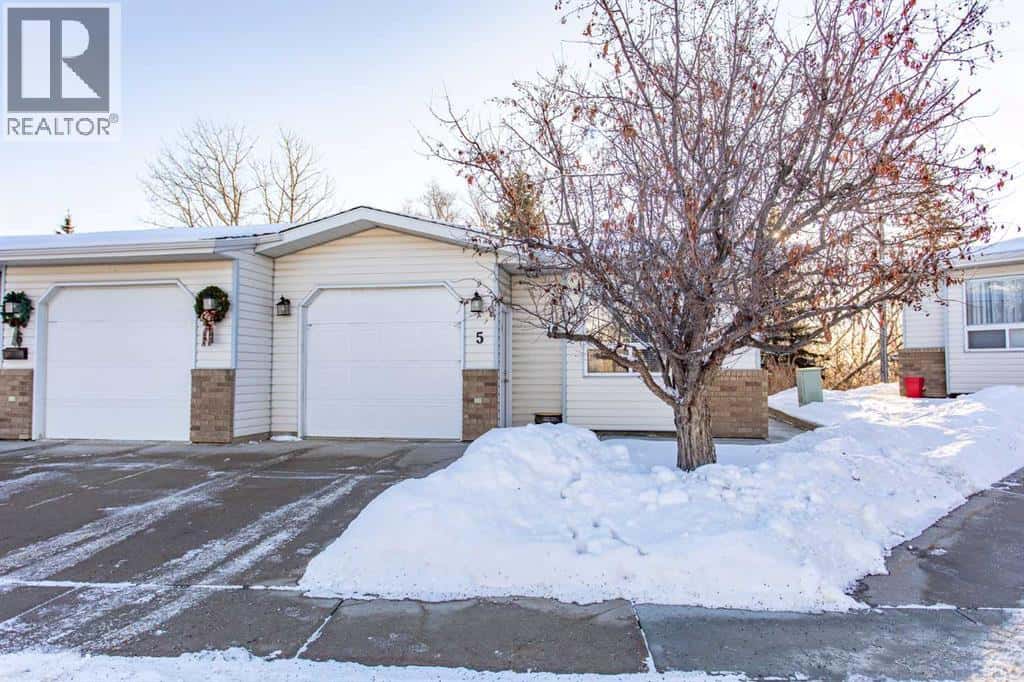 5, 5125 62 Street — Red Deer, Alberta - Photo 3 of 39