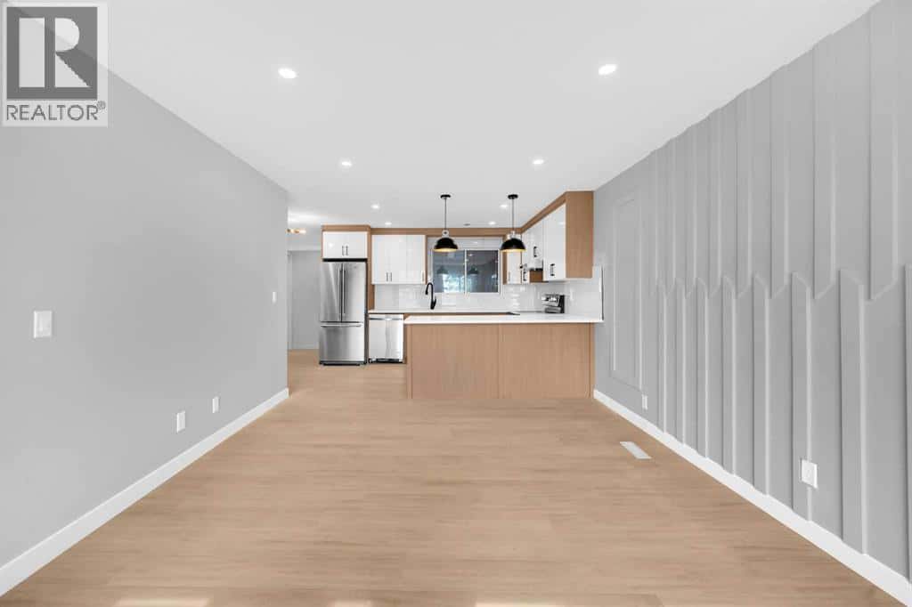 219 Falwood Way NE — Calgary, Alberta - Photo 4 of 35