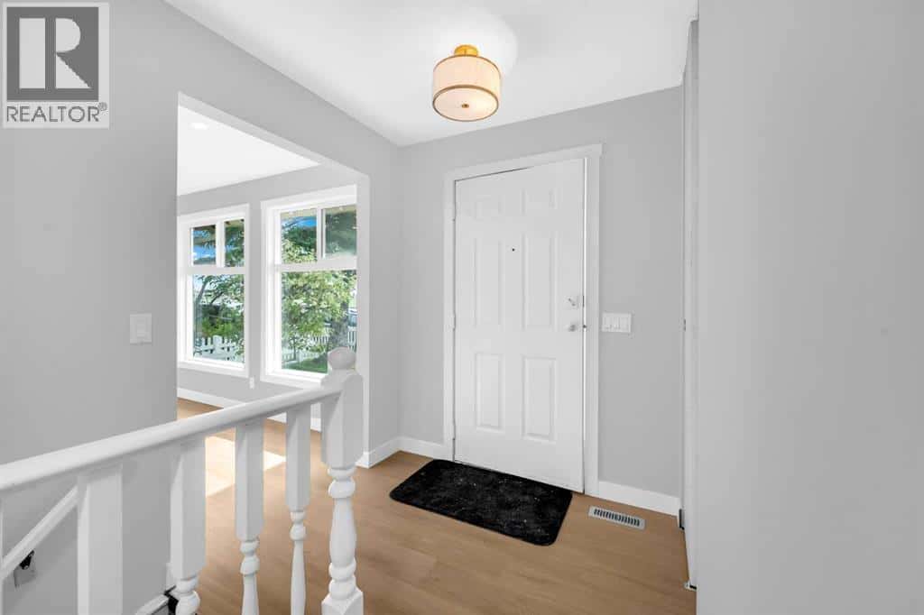 219 Falwood Way NE — Calgary, Alberta - Photo 2 of 35