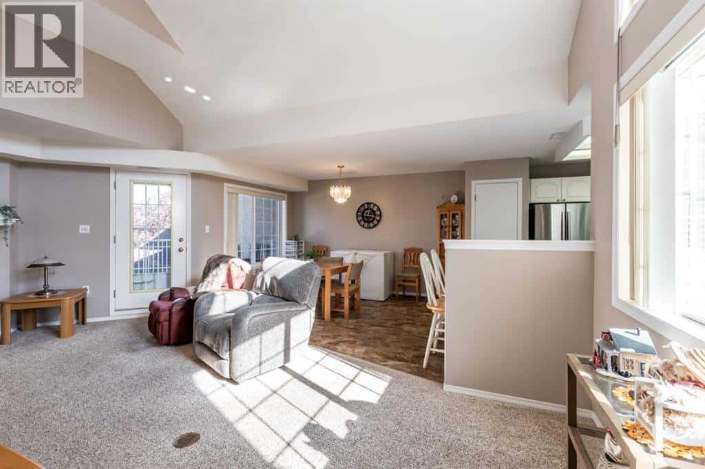 304, 221 Cameron Road SE — Medicine Hat, Alberta - Photo 5 of 31