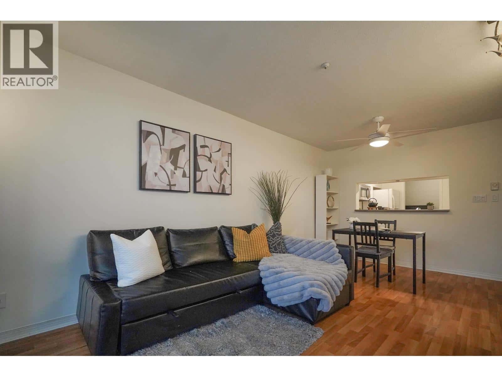 302 8420 JELLICOE STREET — Vancouver, British Columbia - Photo 4 of 24