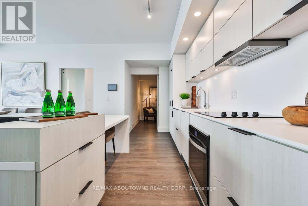 2204 - 370 MARTHA STREET — Burlington (Brant), Ontario - Photo 5 of 48