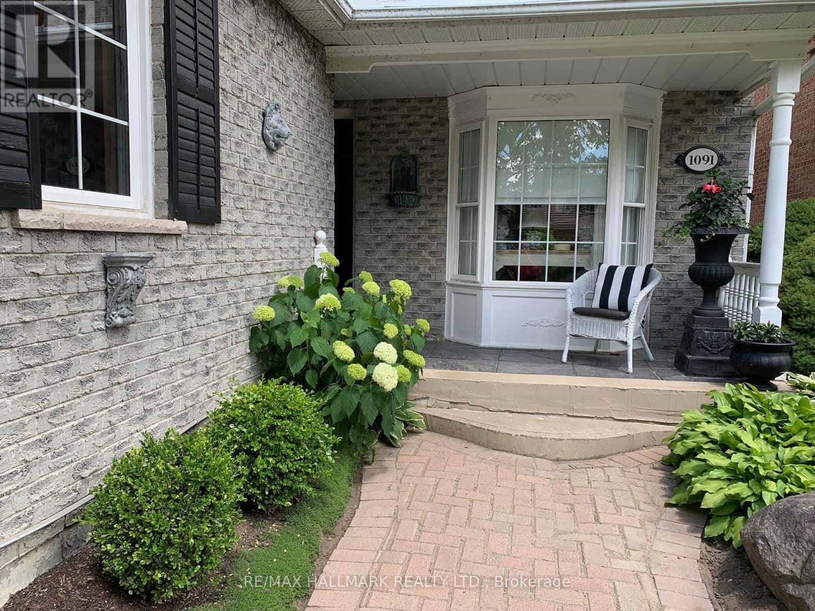 1091 BENTON CRESCENT — Pickering (Liverpool), Ontario - Photo 2 of 47