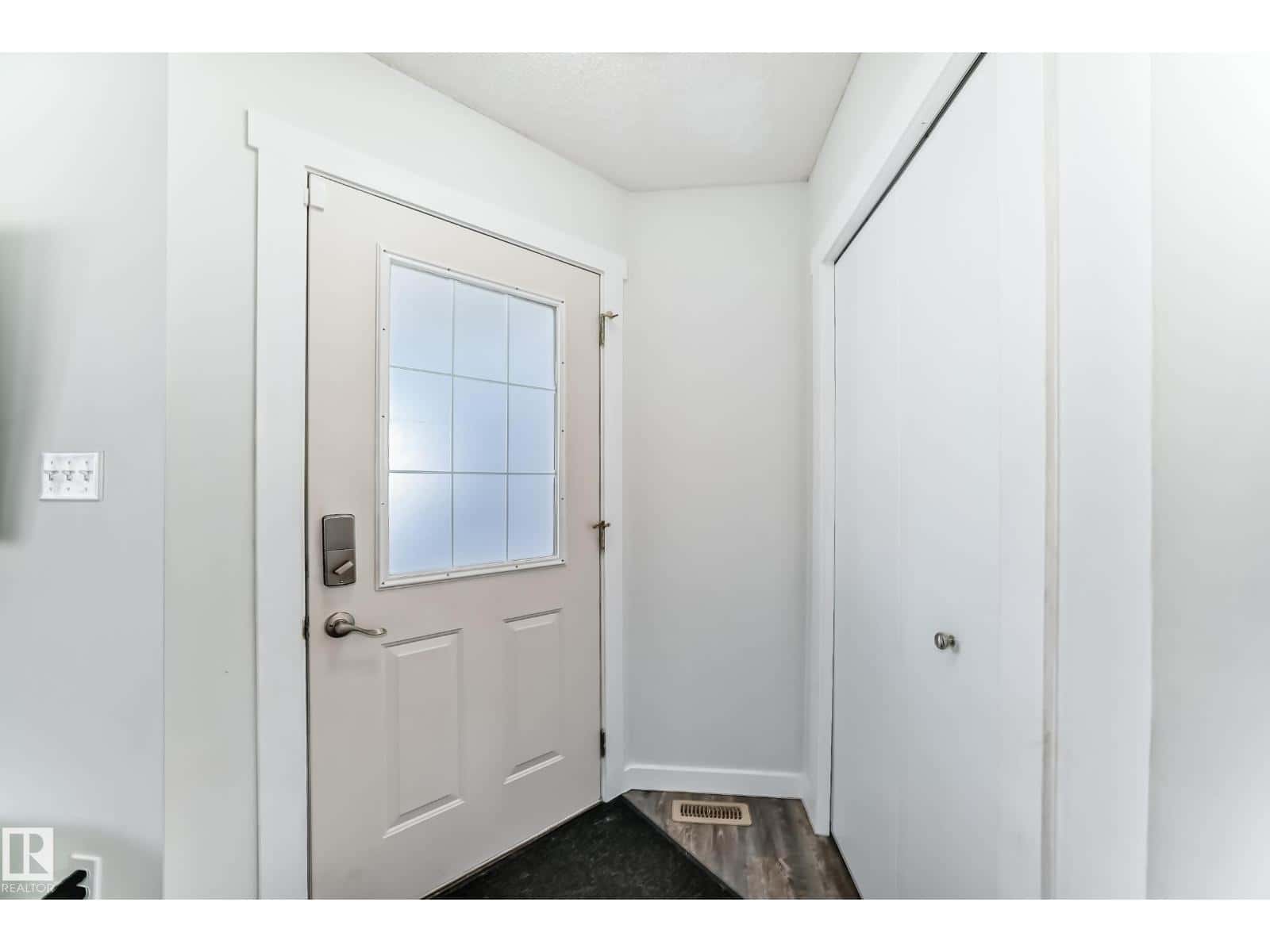 981 NORMANDY DR — Sherwood Park, Alberta - Photo 3 of 48