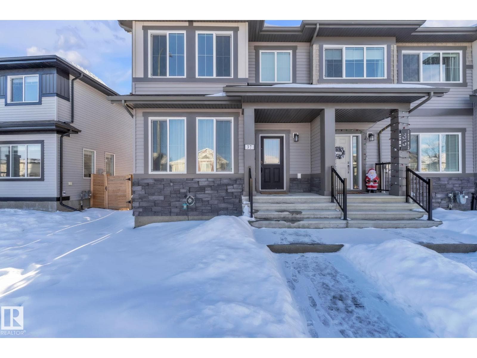 37 SIENNA BV — Fort Saskatchewan, Alberta - Main photo