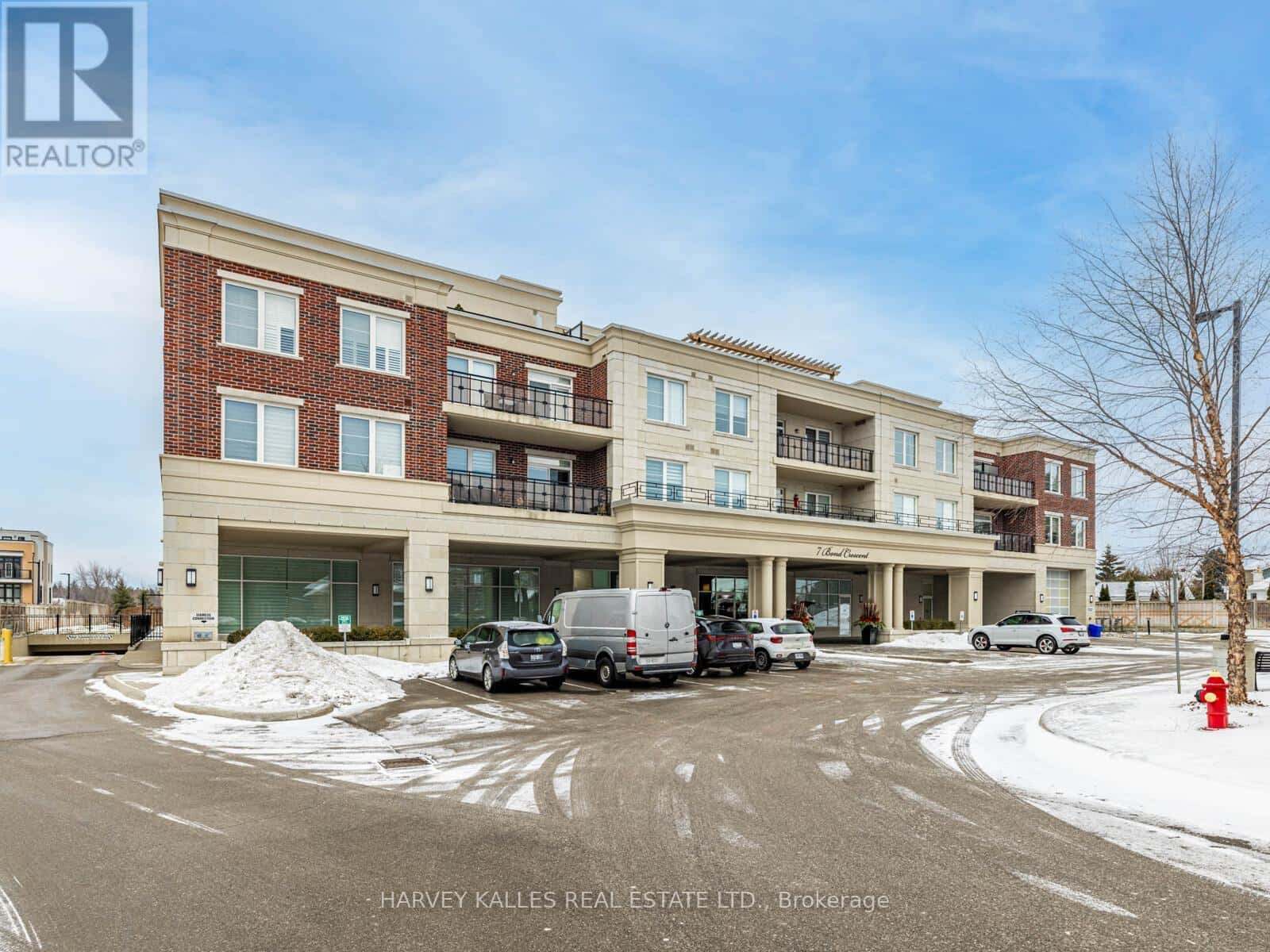 112 - 7 BOND CRESCENT — Richmond Hill (Oak Ridges), Ontario - Photo 2 of 26