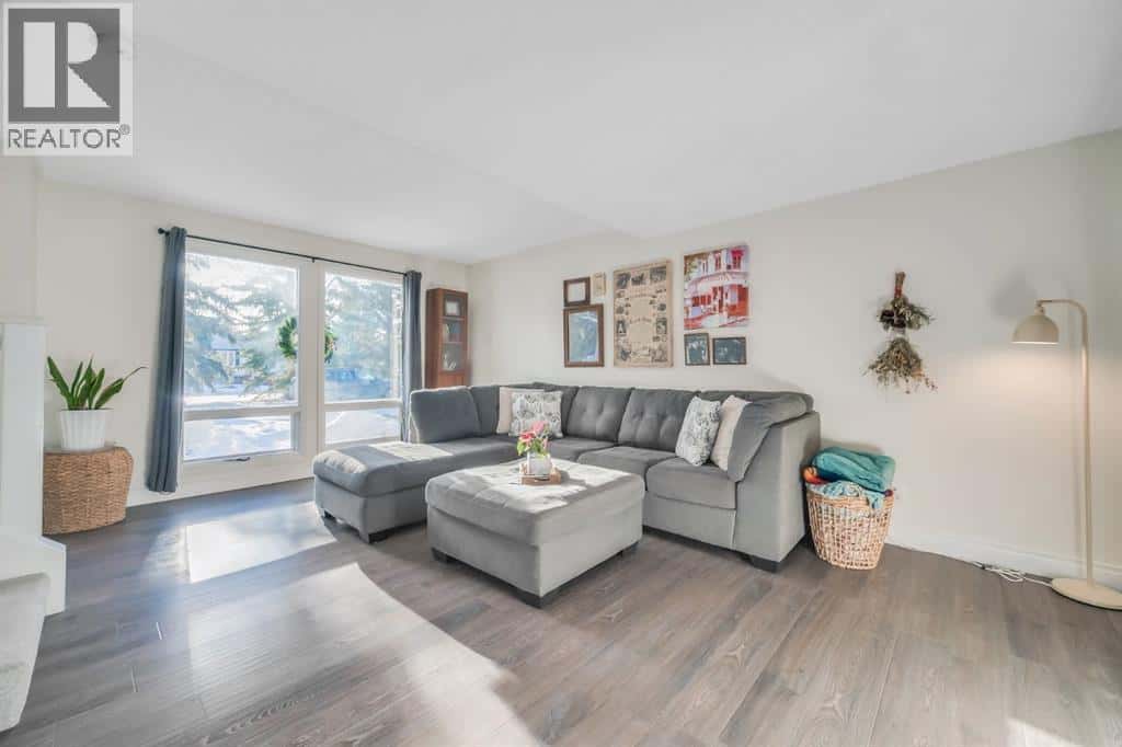 9 Pekisko Road SW — High River, Alberta - Photo 3 of 25