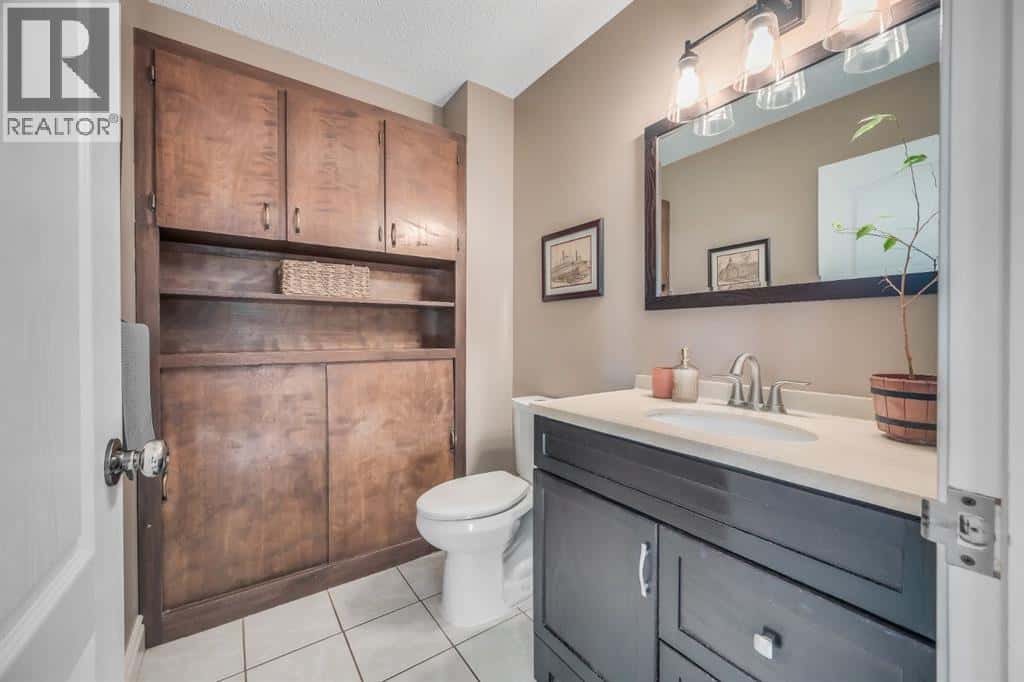 9 Pekisko Road SW — High River, Alberta - Photo 4 of 25