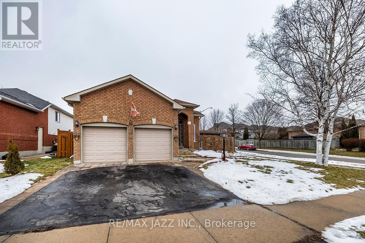 16 GOODWIN AVENUE — Clarington (Bowmanville), Ontario - Main photo